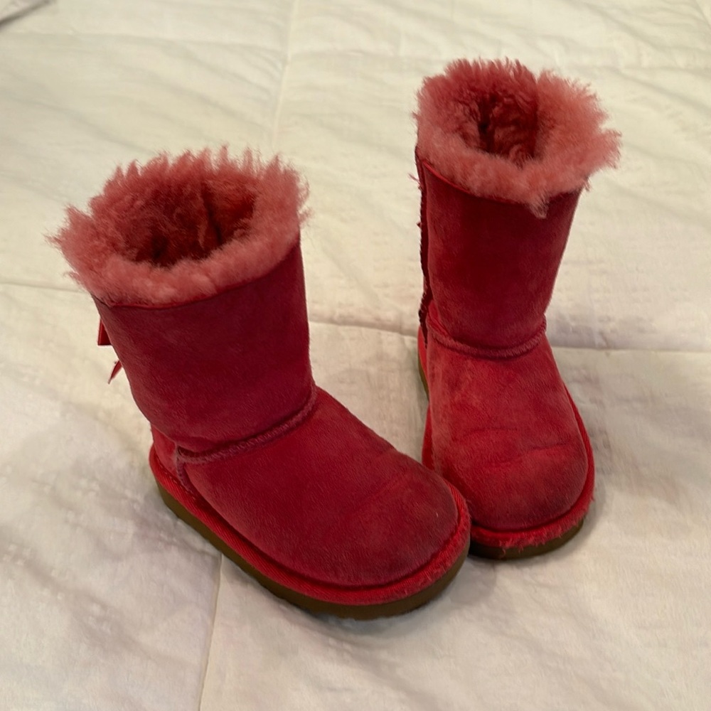 Toddler Bailey Bow Ugg boots size 6